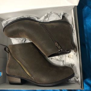 Natural Reflections Ankle boots